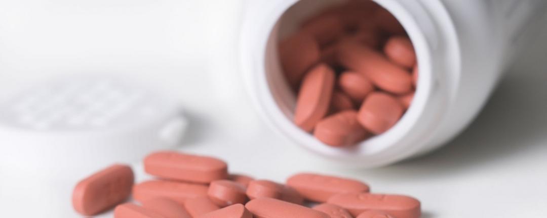 Quais são os riscos de usar Ibuprofeno durante a gestação?