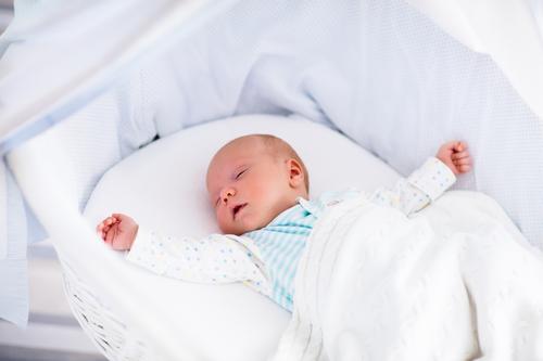Qual a melhor posição para o bebê dormir?